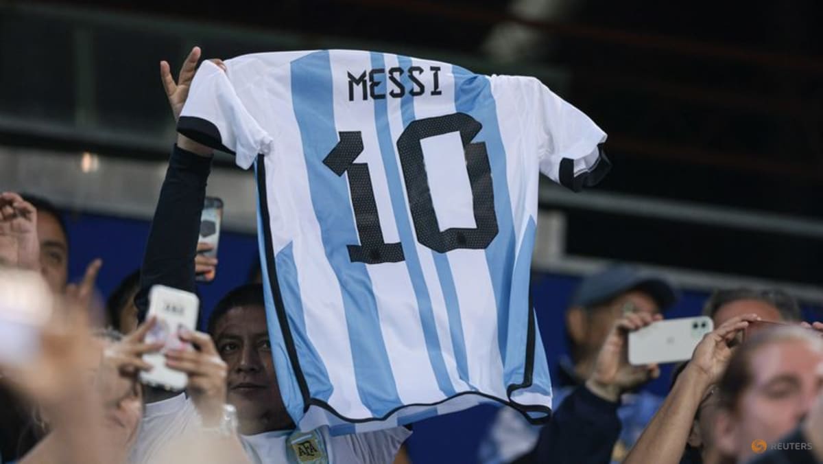 World Cup drives up sales of counterfeit jerseys in Argentina