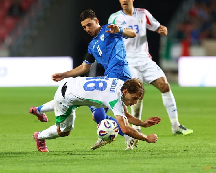 Italy keep World Cup hopes ticking over with crazy 5-4 win over Israel