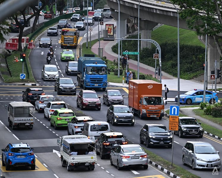 Category A COE premium falls to S$126,000; Category B sees slight dip Category A COE premium falls to S$126,000; Category B sees slight dip