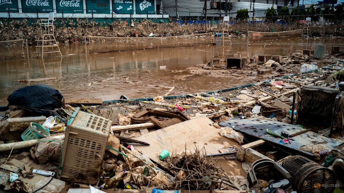Death toll in Southeast Asia floods tops 300