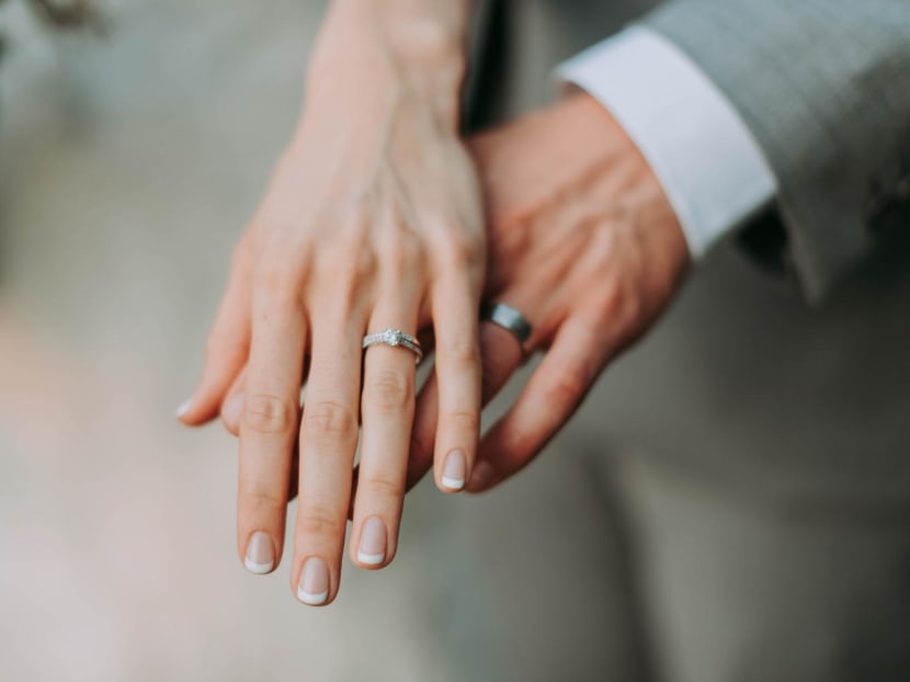 Record number of marriages, fewer divorces in Singapore in 2022