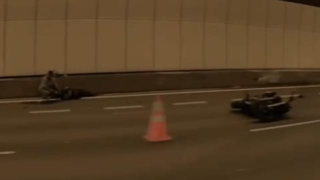 KPE隧道车祸 摩托骑士送院