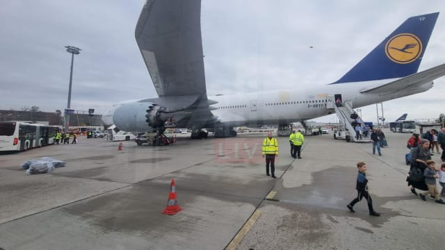 汉莎航空客机遇乱流致11人伤 受伤乘客均未系安全带