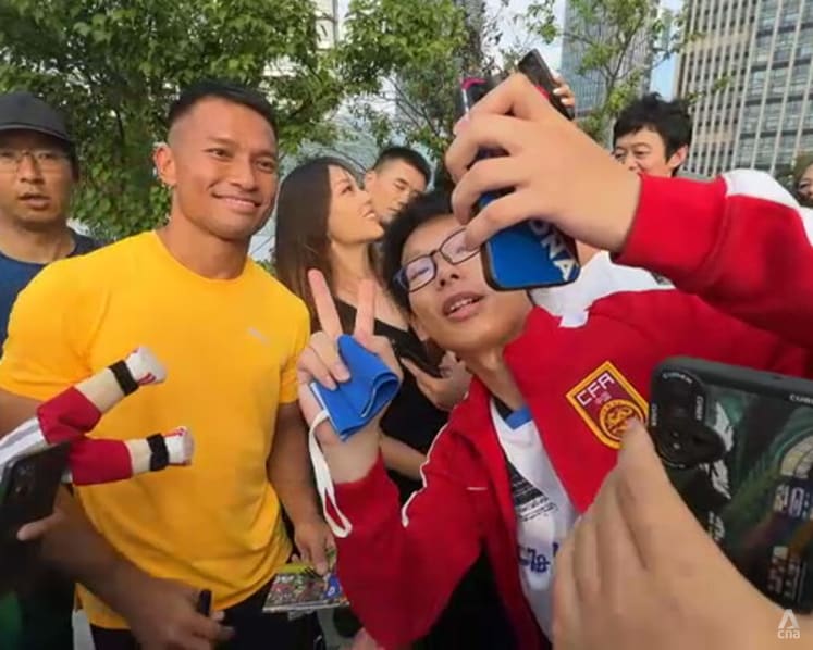 Singapore goalkeeper Hassan Sunny meets hundreds of newfound fans in China