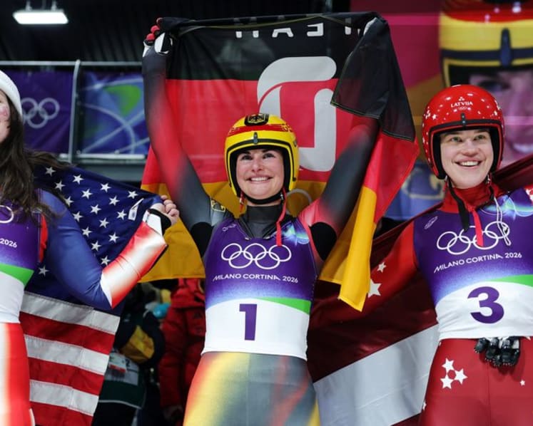Luge-Taubitz takes gold for Germany after Fraebel blunder
