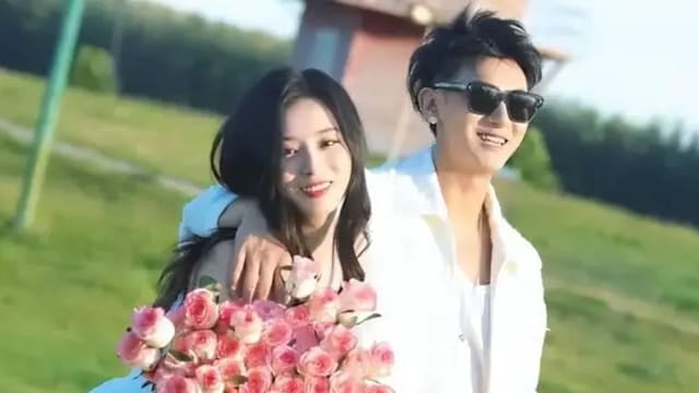 $800一定进得去，黄牛卖黄子韬、徐艺洋婚礼入场票！