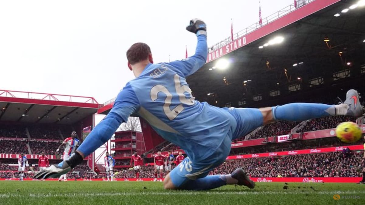 Palace extend winless streak with 1-1 draw at 10-man Forest