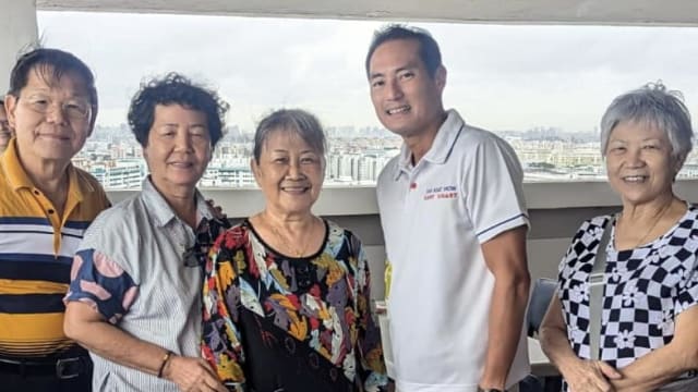 居民把他当儿子 甘榜菜市甘榜情让内向的陈杰豪很感恩