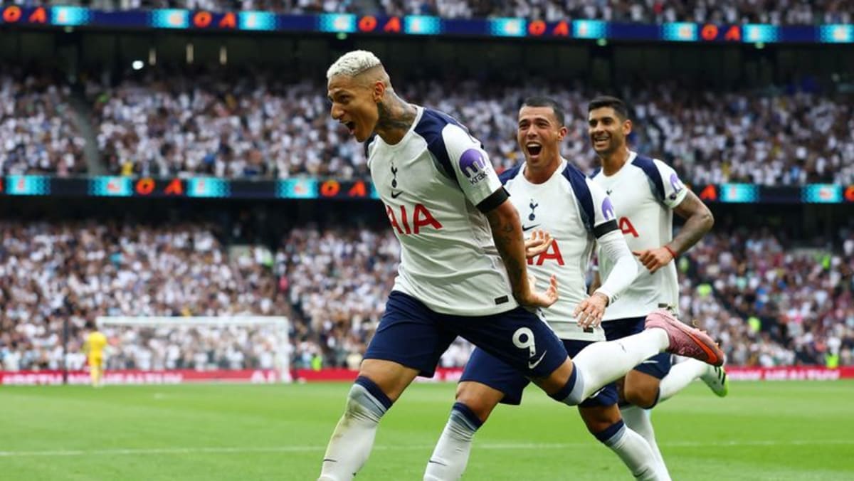 Dazzling double for Richarlison, winning return to Premier League for Sunderland