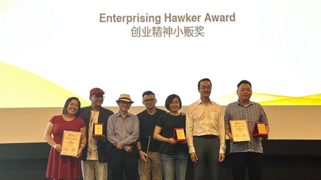 听力练习：新加坡小贩奖和小贩座谈会