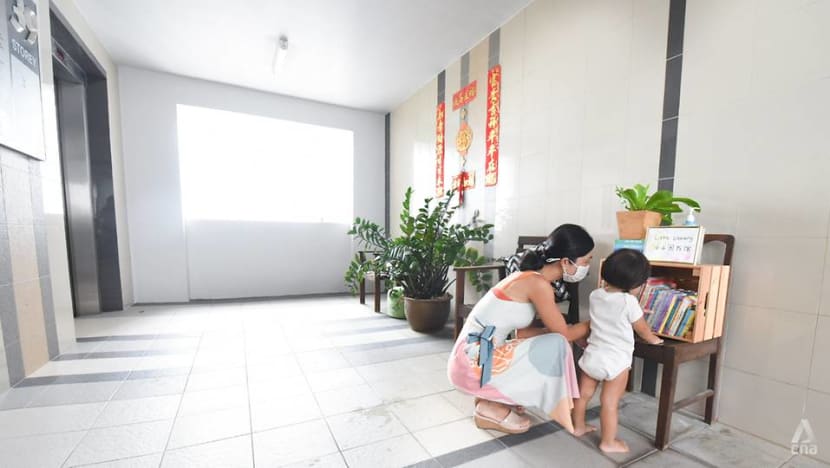 Ghim Moh resident sets up community children’s library at her lift landing to share the joy of reading