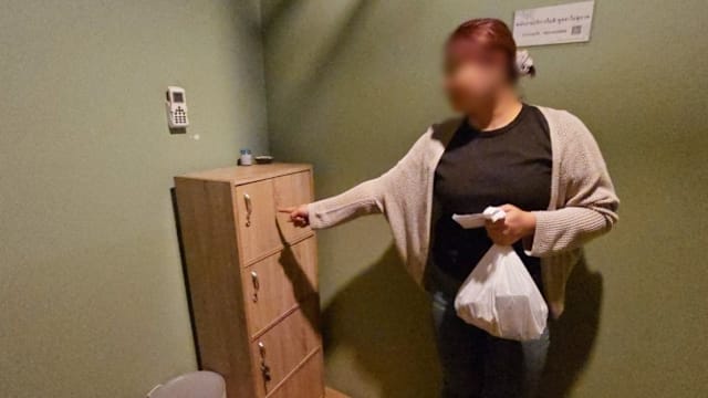 顾客存储物柜逾万新元金饰失踪 泰水疗中心：概不负责