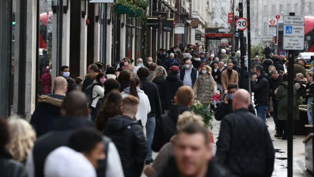 调查：英国和苏格兰逾200万人仍受长期冠病后遗症影响