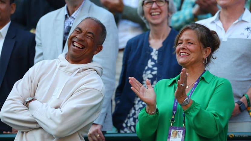 Shelton gets one up on dad as he battles to Wimbledon quarter-finals