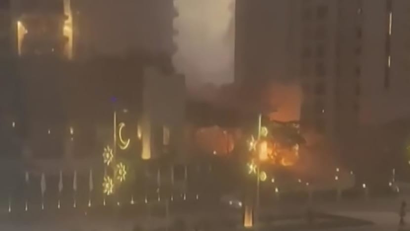 Dubai Landmark The Palm Hit?! Gulf Strikes Spark Shocking Chaos!
