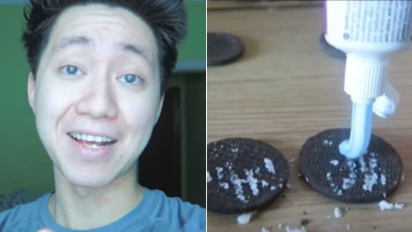 Tergamak persenda orang gelandangan makan Oreo yang diisi ubat gigi, bukan krim