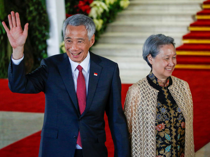 Prime Minister Lee Hsien Loong and his wife Mdm Ho Ching will be in Johor at the invitation of Sultan Ibrahim Ibni Almarhum Sultan Iskandar, and the award investiture ceremony will be held at the Istana Besar. Prime Minister Lee Hsien Loong and his wife Mdm Ho Ching will be in Johor at the invitation of Sultan Ibrahim Ibni Almarhum Sultan Iskandar, and the award investiture ceremony will be held at the Istana Besar.