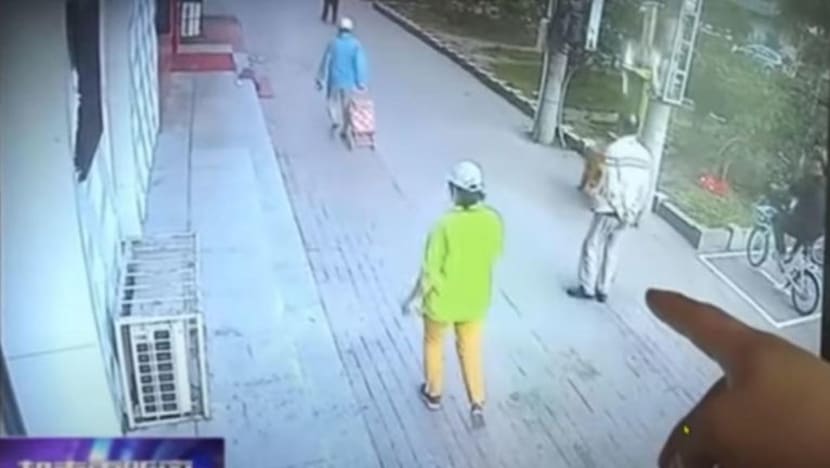 Lelaki di China dirawat di hospital selama 23 hari setelah kucing terjatuh atas kepalanya Lelaki di China dirawat di hospital selama 23 hari setelah kucing terjatuh atas kepalanya