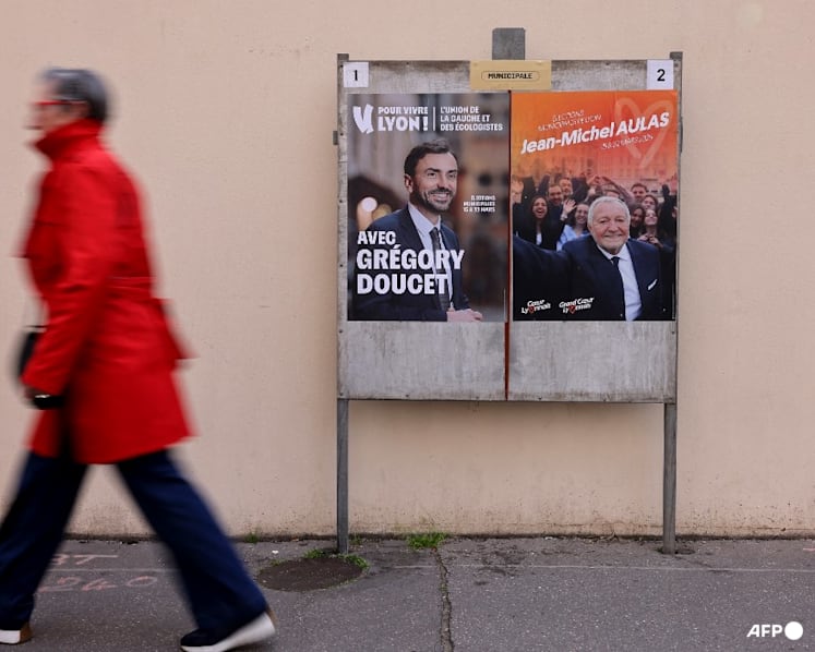 Paris and Marseille in focus as French vote in local election runoffs