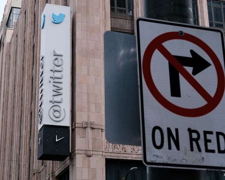 Commentary: Twitter's mass job cuts by email may seem impersonal, but such practice not uncommon