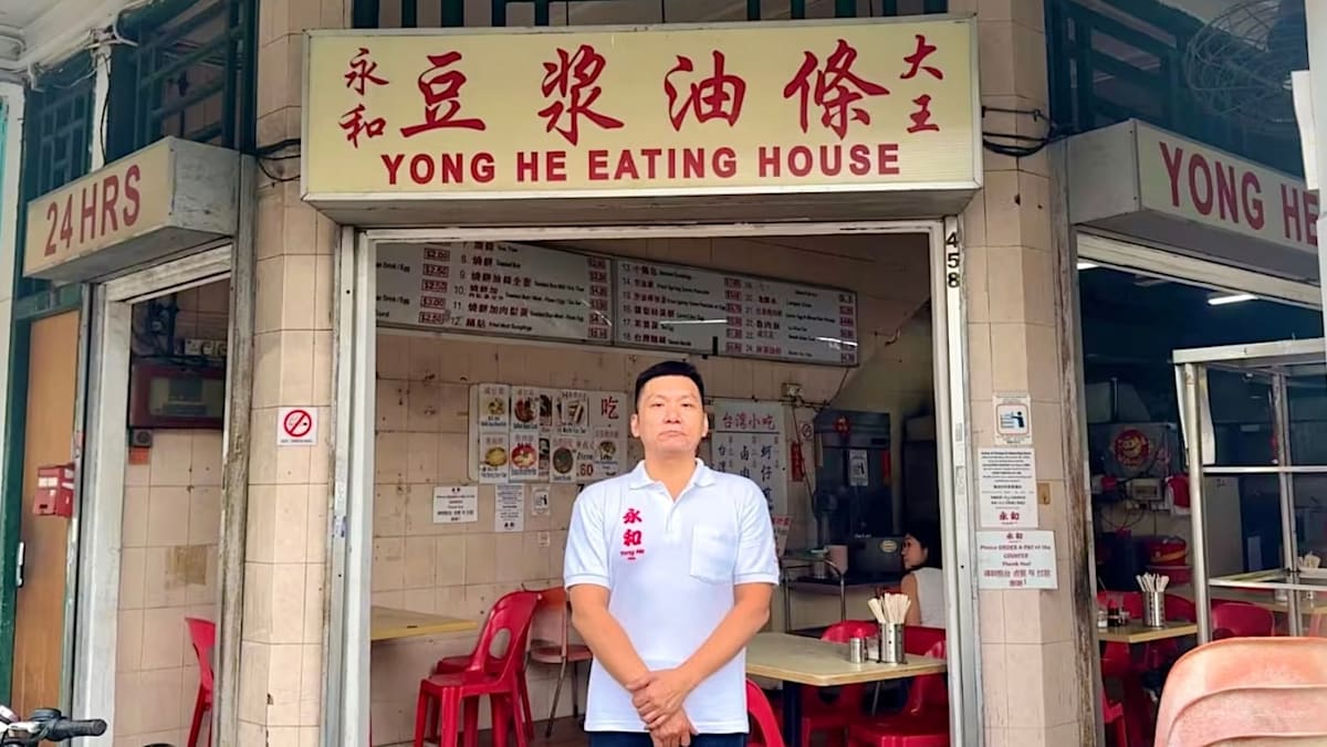Yong He Eating House's owner seeks S$300,000 as Geylang icon faces ...