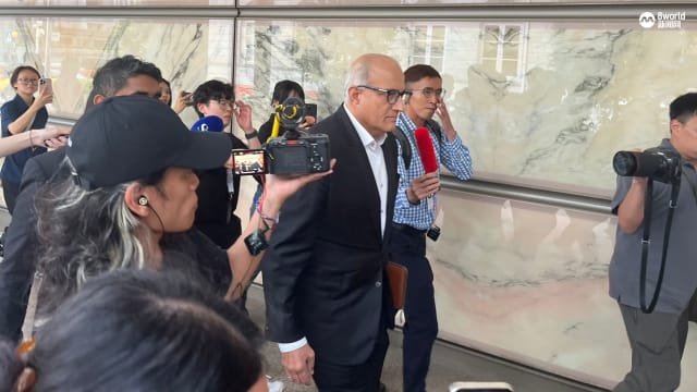 易华仁认罪 法官展期10月3日判刑
