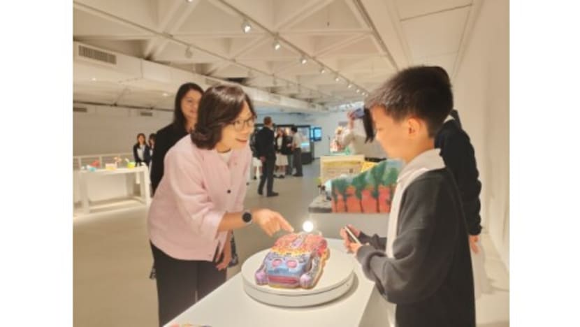 AI technology redefines the beauty of antiques: Yung Yau College held the Robert Chang AI x XR Digital Arts Education Program: AI Digital Antique & Art Design Competition