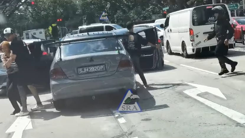 Man arrested after fleeing from Traffic Police officer, samurai sword and drugs found in car