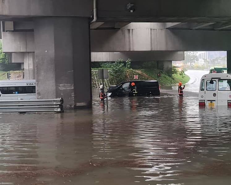 SCDF evacuates 5 people after vehicles were stuck in flash floods at Pasir Ris; 1 person taken to hospital