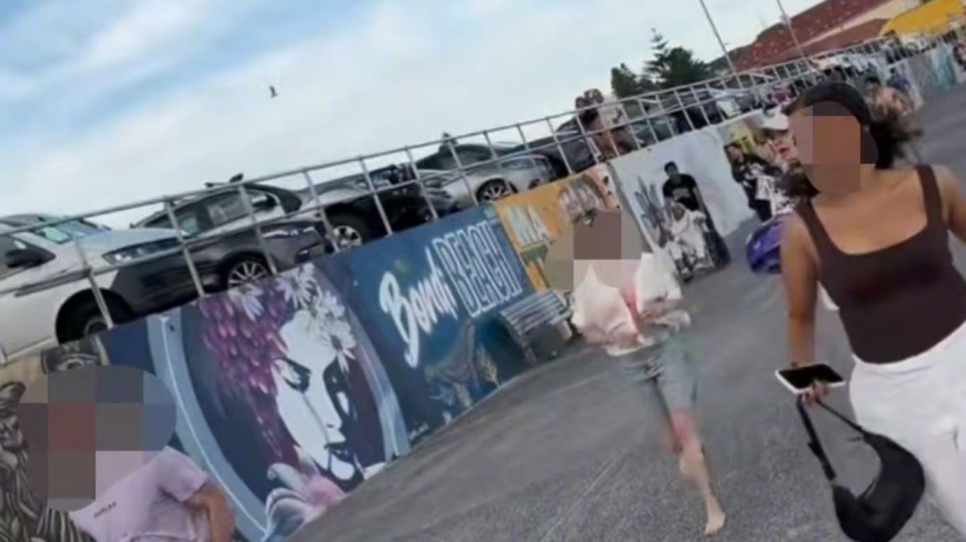 邦迪海滩恐袭案 目击者：以为枪击是放烟花