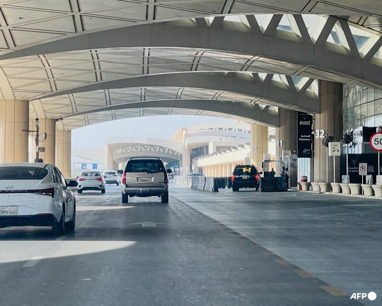Multiple people wounded in blast at Riyadh airport, say eyewitnesses