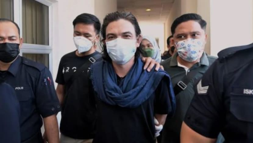 Penyanyi nasyid & komposer, Muhammad Yasin,   didakwa tanam 17 pokok ganja, edar dadah 