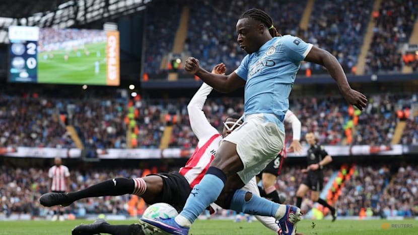 Man City stay in title hunt, Liverpool held, Bournemouth eye Europe