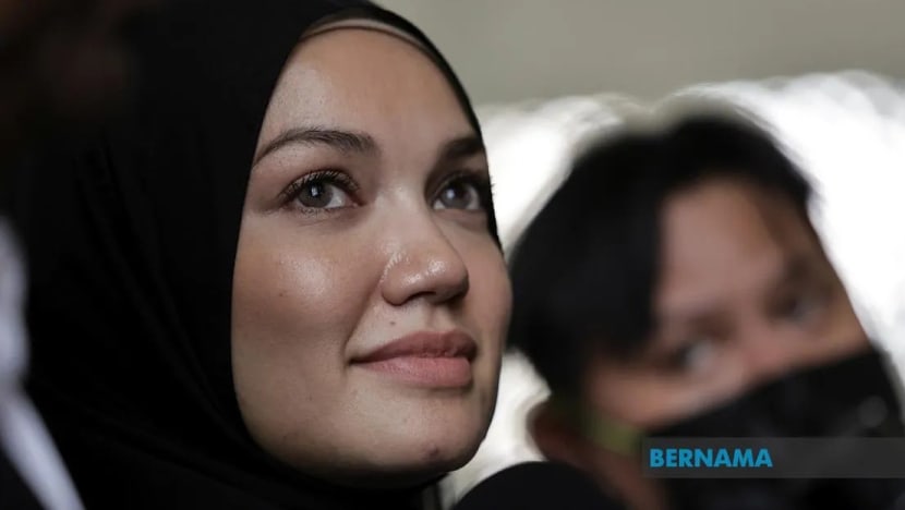 Puteri Sarah diberi kebenaran mulakan prosiding hina mahkamah terhadap Ira Kazar 