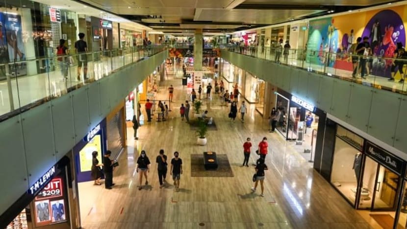 Jualan runcit SG naik pada kadar lebih perlahan 10.4% pada Okt