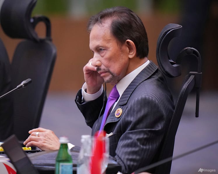 Brunei sultan in Kuala Lumpur hospital for 'fatigue'