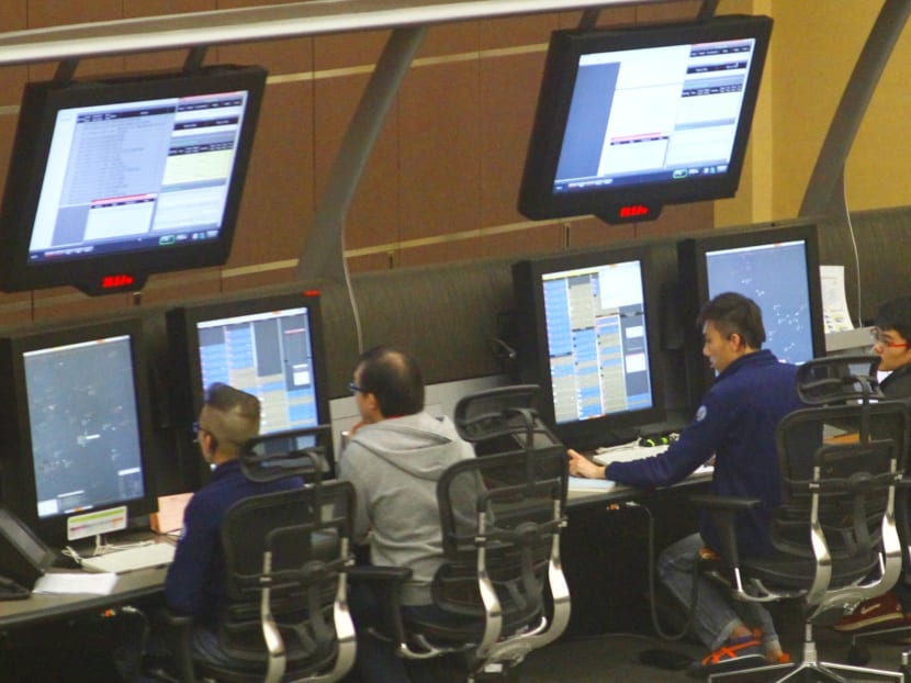 New air traffic control system tracks more planes and farther