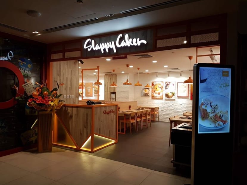 Pancake restaurant chain Slappy Cakes apologises after customer finds glass fragments in smoothie drink