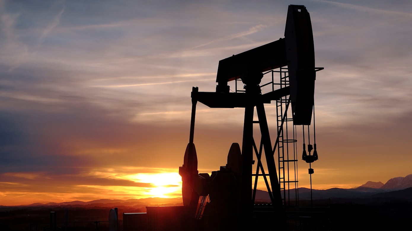 特朗普警告伊朗港口封锁或持续数月 油价飙升逾5%