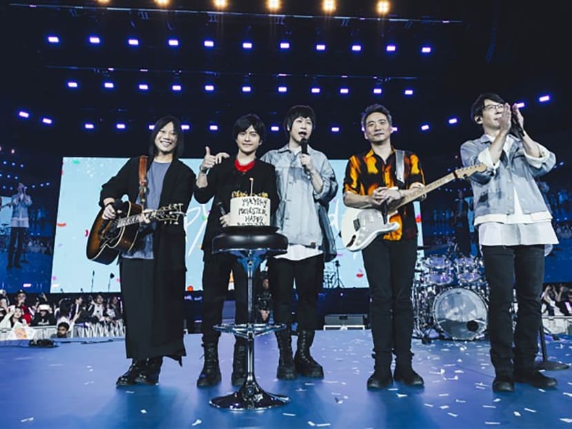 Mayday shuts down lip-sync accusations at Paris concert, Ashin sings live for 3 hours