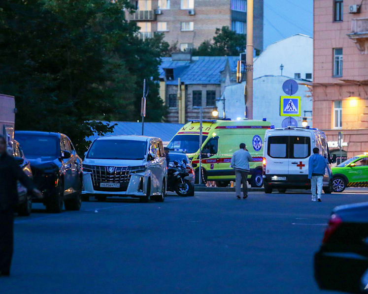 Bombing at Moscow restaurant kills 3: officials