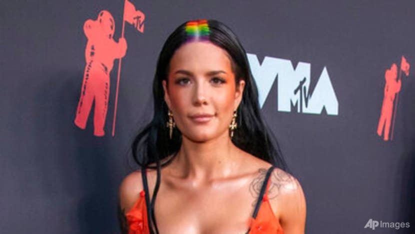 Singer Halsey pregnant with 1st child, shares photos of baby bump