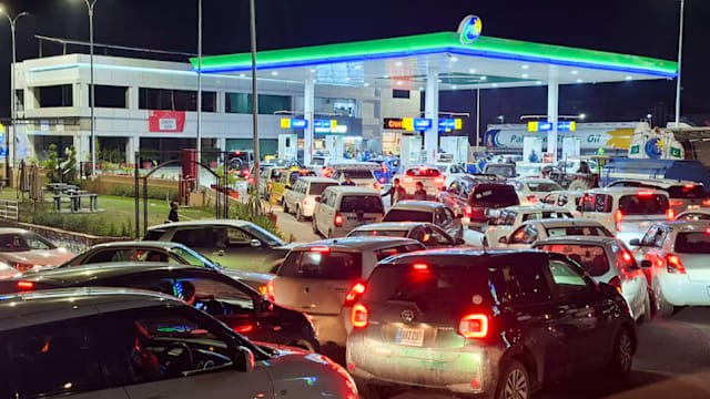 巴基斯坦政府宣布上调燃油价格超40%