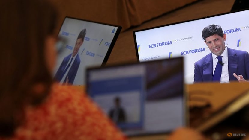 Analysis:AI hopes and fears dominate global central bank meet