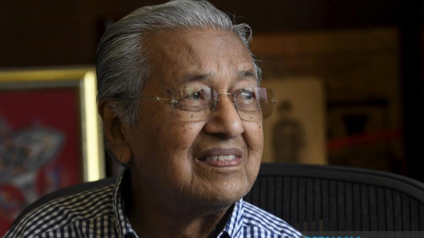 马哈迪跌倒导致迪髋骨骨折后 目前康复进展良好