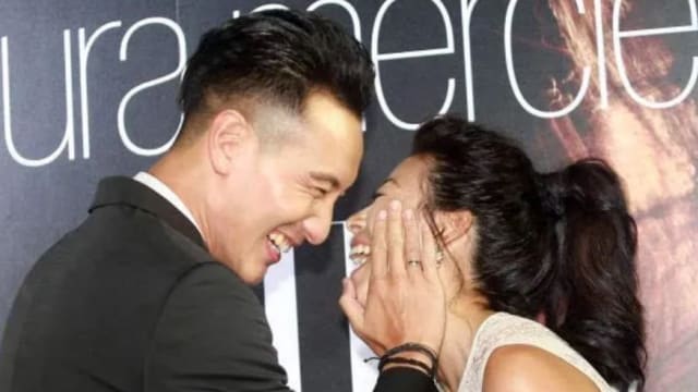 你传你的，我爱我的　王阳明、蔡诗芸高调放闪