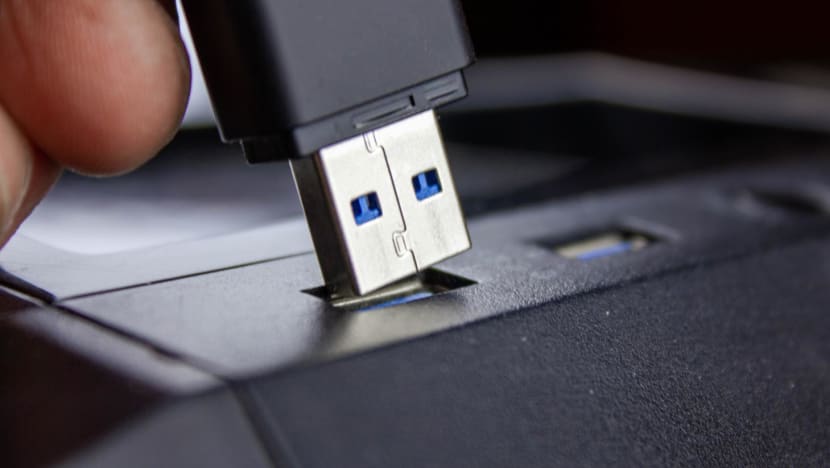 Former CFO of thumbdrive inventor Trek 2000 jailed, fined for multiple offences Former CFO of thumbdrive inventor Trek 2000 jailed, fined for multiple offences