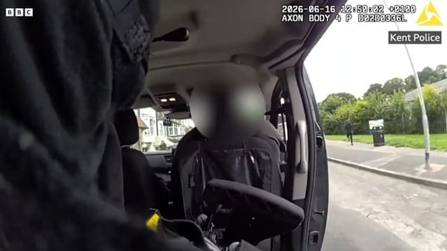 英国司机载警追嫌犯 警方30秒内成功逮人