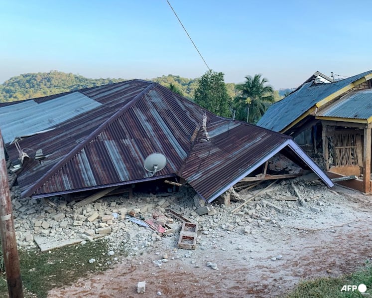 Powerful earthquake strikes off Indonesia, tsunami warning lifted Powerful earthquake strikes off Indonesia, tsunami warning lifted