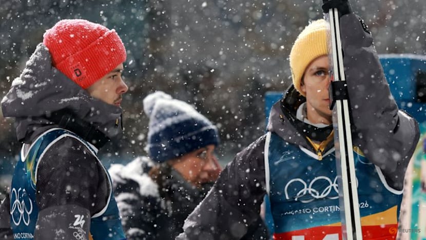 Ski Jumping-Jumpers voice frustration after snow ends super team final early